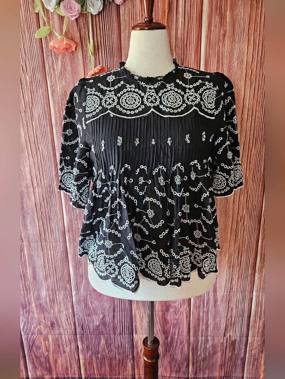 NWT. Joie Black and White Pleated Peasant Blouse